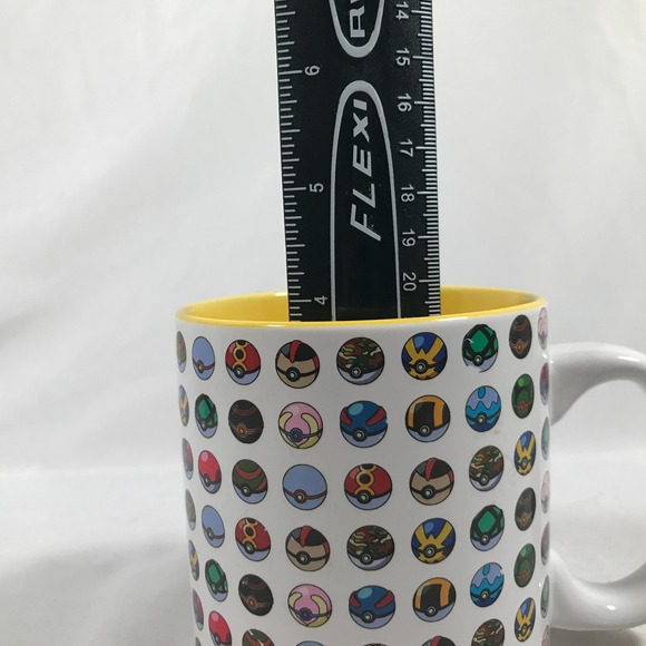 2016 Just Funky Pokémon Pokeball 20 Fl Oz 4.25 Inch Coffee Tea Mug Cup - Picture 15 of 16